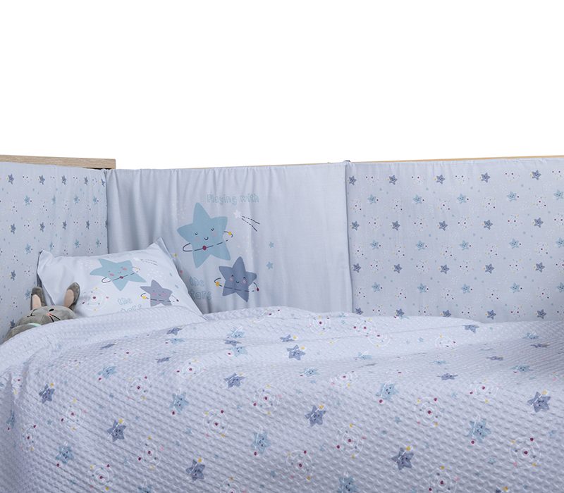 NEF-NEF ΒΡΕΦΙΚΗ ΚΟΥΒΕΡΤΑ ΠΙΚΕ AΓΚΑΛΙΑΣ EXPLORE THE UNIVERSE 80X110 NEF-NEF HOMEWARE, 100% BAMBAKI - Image 4